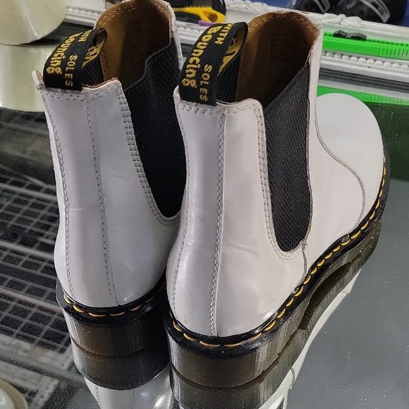 Womens 10 Dr. Martens 2976 smooth leather Chelsea boot in white yellow stitch - Picture 5 of 8